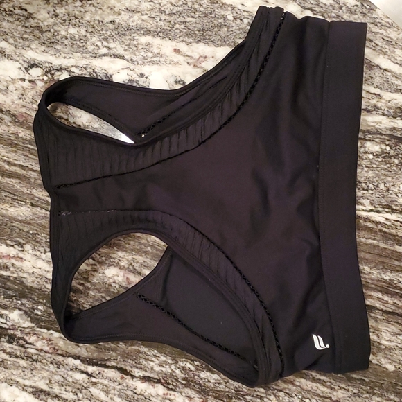 Fabletics Katelyn Medium Impact Sports Bras Sz Medium ⚫ Basic Black Worn 1 or 2x - Picture 5 of 7